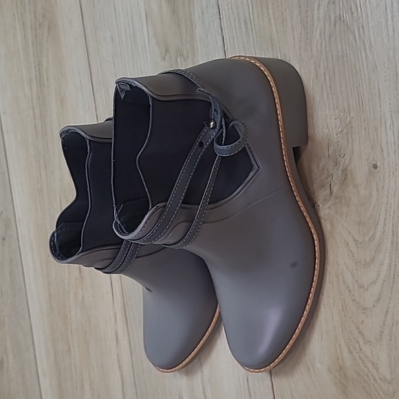 Bernardo Peony Rain Boots Size 9 M - Picture 3 of 8